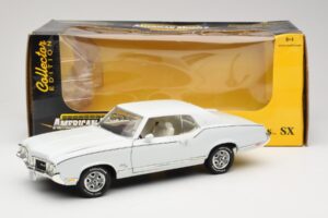 Oldsmobile Cutlass SX Baltas ERTL 1:18 33775 Metalas - nuotrauka 8 iš 8