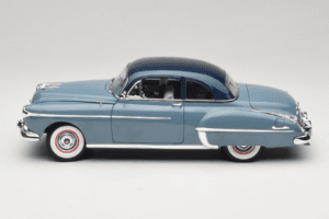 Oldsmobile 88 Mėlynas Grease Auto World 1:18 AWSS103/06 Metalas - nuotrauka 4 iš 8