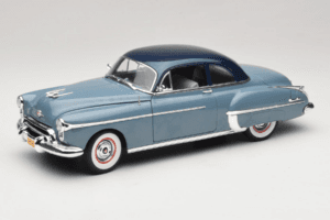 Oldsmobile 88 Mėlynas Grease Auto World 1:18 AWSS103/06 Metalas