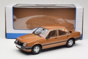 Opel Ascona C Berlina Beige Metallic MCG 1:18 MCG18459 Metalas - nuotrauka 6 iš 6