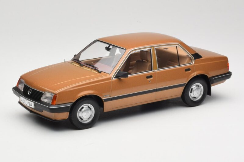 Opel Ascona C Berlina Beige Metallic MCG 1:18 MCG18459 Metalas