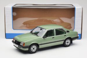 Opel Ascona C Metallic Light Green MCG 1:18 MCG18458 Metalas - nuotrauka 6 iš 6