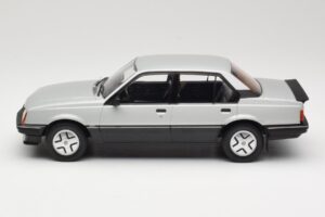 Opel Ascona C SR Sidabrinis MCG 1:18 MCG18460 Metalas - nuotrauka 3 iš 6