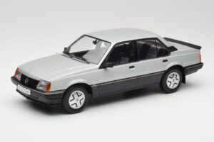 Opel Ascona C SR Sidabrinis MCG 1:18 MCG18460 Metalas