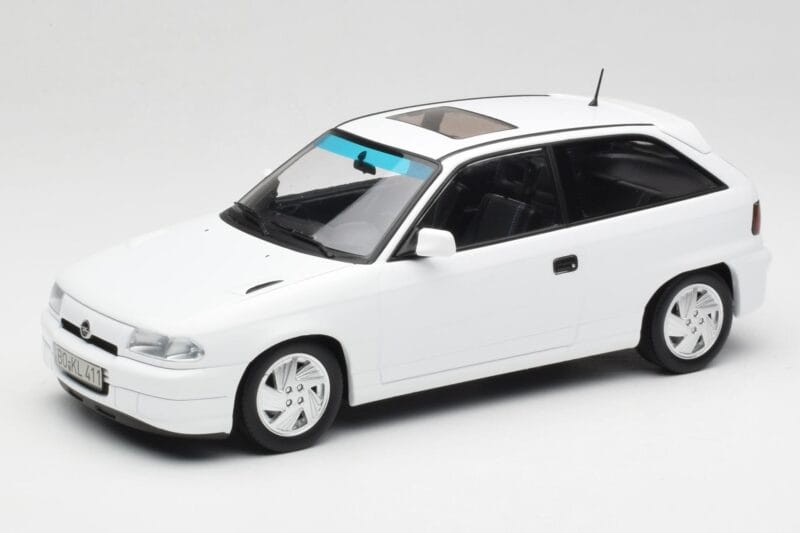 Opel Astra F GSi Blanc Casablanca Norev 1:18 183673 Metalas