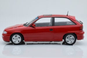 Opel Astra F GSi Raudonas Norev 1:18 183672 Metalas - nuotrauka 3 iš 6