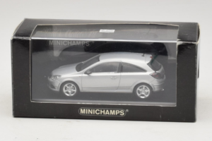 Opel Astra H GTC Sidabras Minichamps 1:43 ASTRA003 Metalas - nuotrauka 4 iš 4