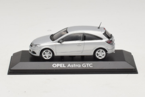 Opel Astra H GTC Sidabras Minichamps 1:43 ASTRA003 Metalas