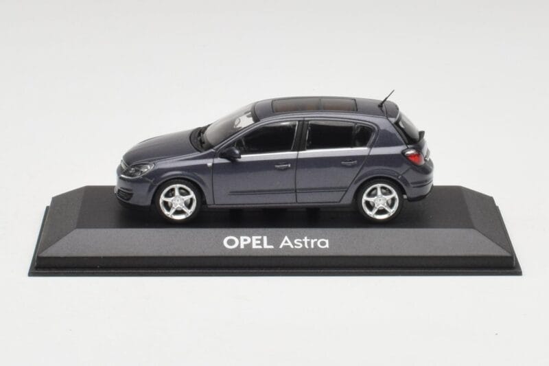 Opel Astra H Tamsiai Mėlynas Minichamps 1:43 B24910027-A1 Metalas