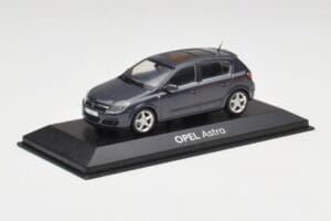 Opel Astra H Pilkas Minichamps 1:43 B24910027A Metalas - nuotrauka 2 iš 4