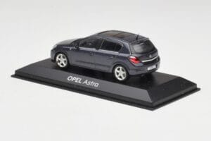 Opel Astra H Pilkas Minichamps 1:43 B24910027A Metalas - nuotrauka 3 iš 4