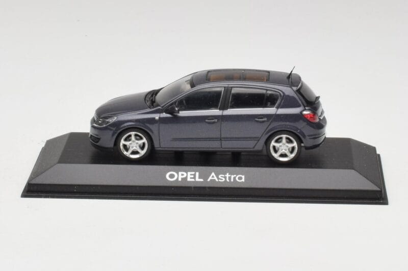 Opel Astra H Pilkas Minichamps 1:43 B24910027A Metalas