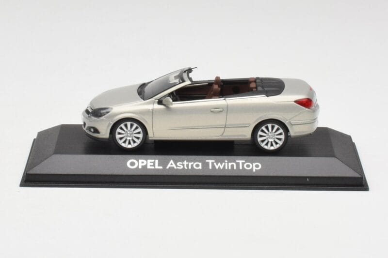 Opel Astra H Twin Top Sidabrinis Minichamps 1:43 403045633 Metalas