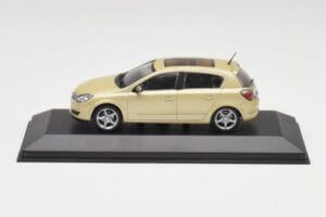 Opel Astra H Geltonas Metalinis Minichamps 1:43 403043003 Metalas