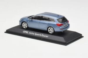 Opel Astra J Sports Tourer Blue Metallic Minichamps 1:43 400049012 Metalas - nuotrauka 3 iš 4