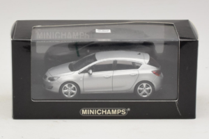 Opel Astra J Sidabrinis Minichamps 1:43 400049000 Metalas - nuotrauka 4 iš 4