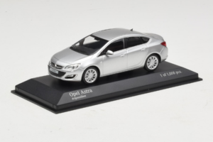 Opel Astra J Sidabras Minichamps 1:43 410042000 Metalas - nuotrauka 2 iš 5