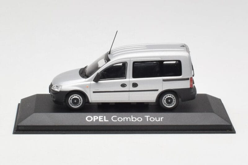 Opel Combo C Sidabras Minichamps 1:43 COMBO001 Metalas
