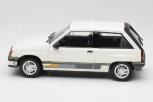 Opel Corsa A Sprint Baltas MCG 1:18 MCG18432 Metalas - nuotrauka 3 iš 6