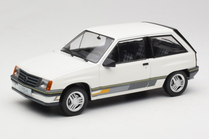 Opel Corsa A Sprint Baltas MCG 1:18 MCG18432 Metalas