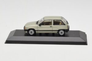 Opel Corsa A Swing Žalias Minichamps 1:43 400045002 Metalas