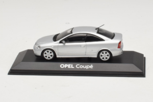 Opel Coupe Bertone Sidabrinis Minichamps 1:43 B24910027 Metalas