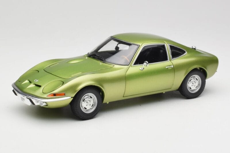 Opel GT Green Metallic Minichamps 1:18 180049029 Metalas