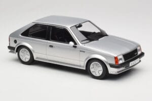 Opel Kadett D GTE Sidabrinis MCG 1:18 MCG18533 Metalas - nuotrauka 4 iš 6