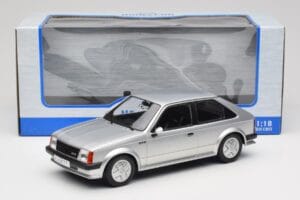 Opel Kadett D GTE Sidabrinis MCG 1:18 MCG18533 Metalas - nuotrauka 6 iš 6