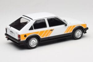 Opel Kadett D SR Baltas su Geltonu Dekoru MCG 1:18 MCG18534 Metalas - nuotrauka 2 iš 6