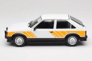 Opel Kadett D SR Baltas su Geltonu Dekoru MCG 1:18 MCG18534 Metalas - nuotrauka 3 iš 6
