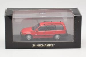 Opel Kadett E Club Universalas Raudonas Minichamps 1:43 400045910 Metalas - nuotrauka 2 iš 3