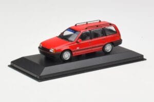 Opel Kadett E Club Universalas Raudonas Minichamps 1:43 400045910 Metalas - nuotrauka 3 iš 3