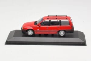 Opel Kadett E Club Universalas Raudonas Minichamps 1:43 400045910 Metalas