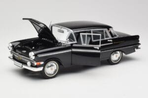 Opel Kapitan P1 Juodas Revell 1:18 08822 Metalas - nuotrauka 2 iš 8