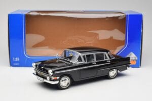 Opel Kapitan P1 Juodas Revell 1:18 08822 Metalas - nuotrauka 8 iš 8