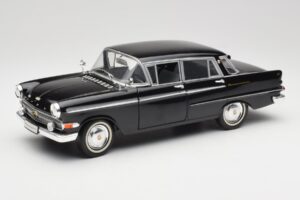 Opel Kapitan P2 Juodas Revell 1:18 08821 Metalas