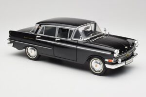 Opel Kapitan P2 Juodas Revell 1:18 08821 Metalas - nuotrauka 6 iš 8