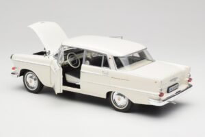 Opel Kapitan P2 Baltas Revell 1:18 08821-M1 Metalas - nuotrauka 5 iš 8