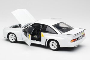 Opel Manta 400 Homologation Baltas Revell 1:18 8819 Metalas - nuotrauka 5 iš 8
