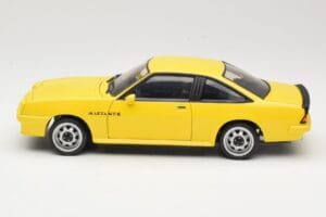 Opel Manta B GT/E Geltonas Revell 1:18 08421 Metalas - nuotrauka 4 iš 8