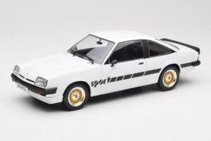Opel Manta B Sport Baltas MCG 1:18 MCG18237 Metalas