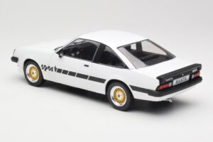 Opel Manta B Sport Baltas MCG 1:18 MCG18237 Metalas - nuotrauka 5 iš 6