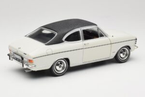 Opel Olympia A Coupe Baltas Juodas Revell 1:18 8446 Metalas - nuotrauka 3 iš 8