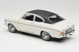 Opel Olympia A Coupe Baltas Juodas Revell 1:18 8446 Metalas - nuotrauka 7 iš 8