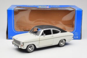 Opel Olympia A Coupe Baltas Juodas Revell 1:18 8446 Metalas - nuotrauka 8 iš 8