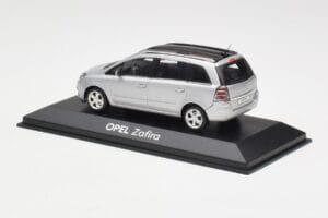 Opel Zafira B Sidabrinis Minichamps 1:43 1799109 Metalas - nuotrauka 3 iš 4