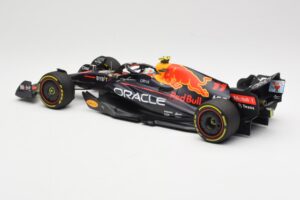 Oracle Red Bull Racing RB18 #11 S. Perez Miami GP 2022 Minichamps 1:18 110220511 Metalas - nuotrauka 5 iš 6