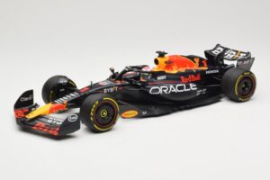 Oracle Red Bull Racing RB19 #1 M. Verstappen Winner Italian GP 2023 Minichamps 1:18 110231501 Metalas