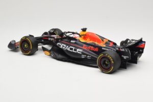 Oracle Red Bull Racing RB19 #1 M. Verstappen Winner Italian GP 2023 Minichamps 1:18 110231501 Metalas - nuotrauka 5 iš 6